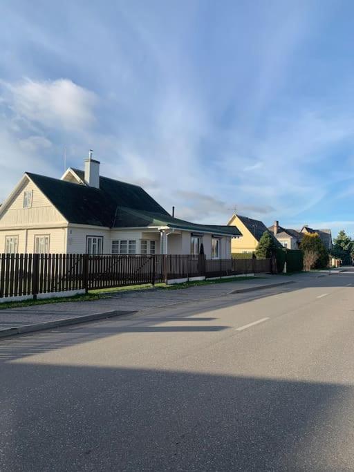 Cozy Apartment In Karmėlava Exterior foto